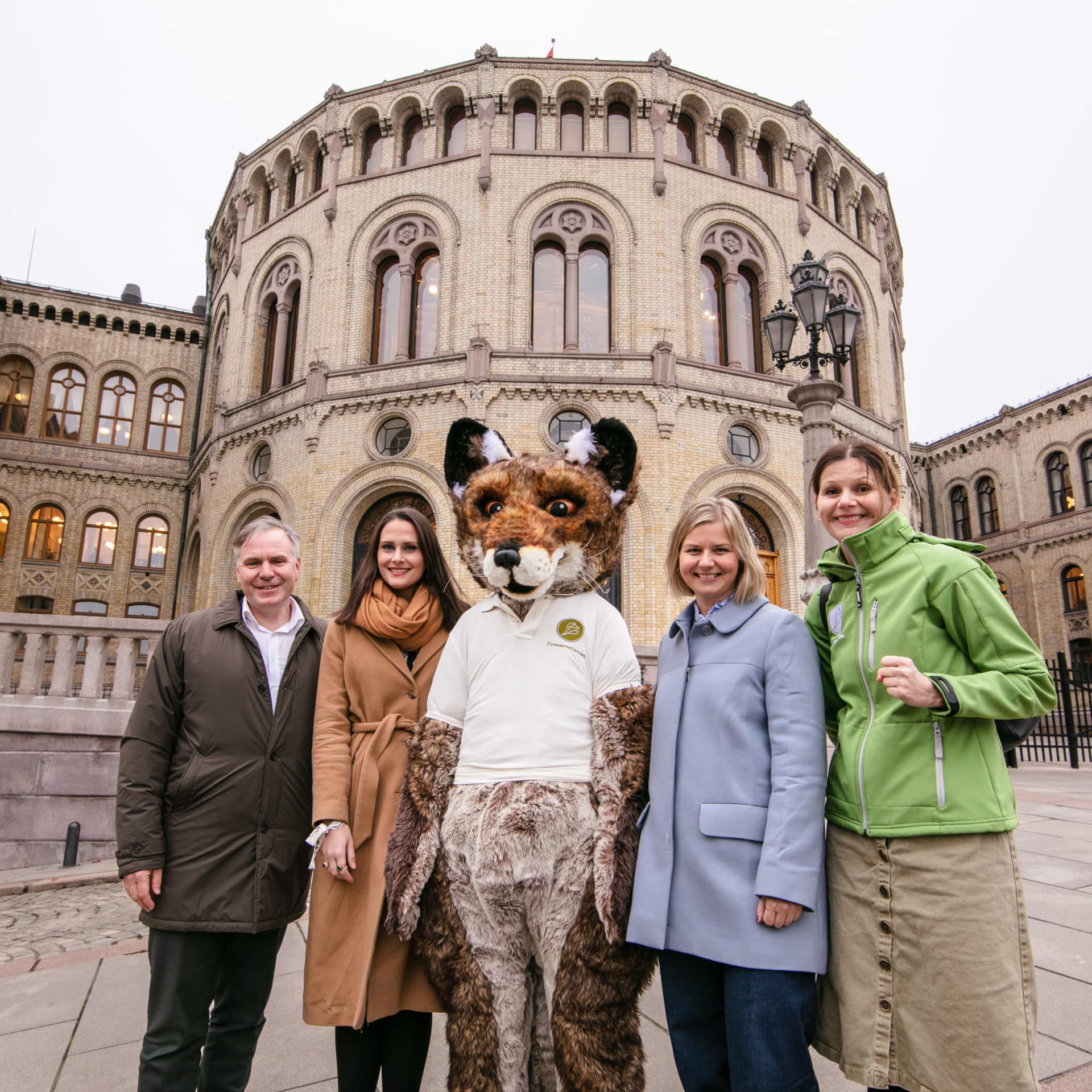 Venstre og DVA utenfor Stortinget